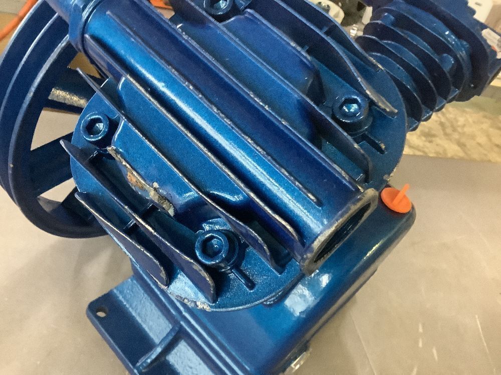 Air Compressor Pump Head - Image 5 - Lot 366