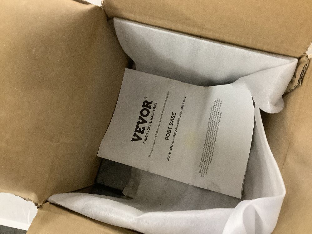 VEVOR 8"x 8" Stainless Steel Adjustable Post Anchor Bracket (Internal 7.8 x 7.3") - Image 3 - Lot 668