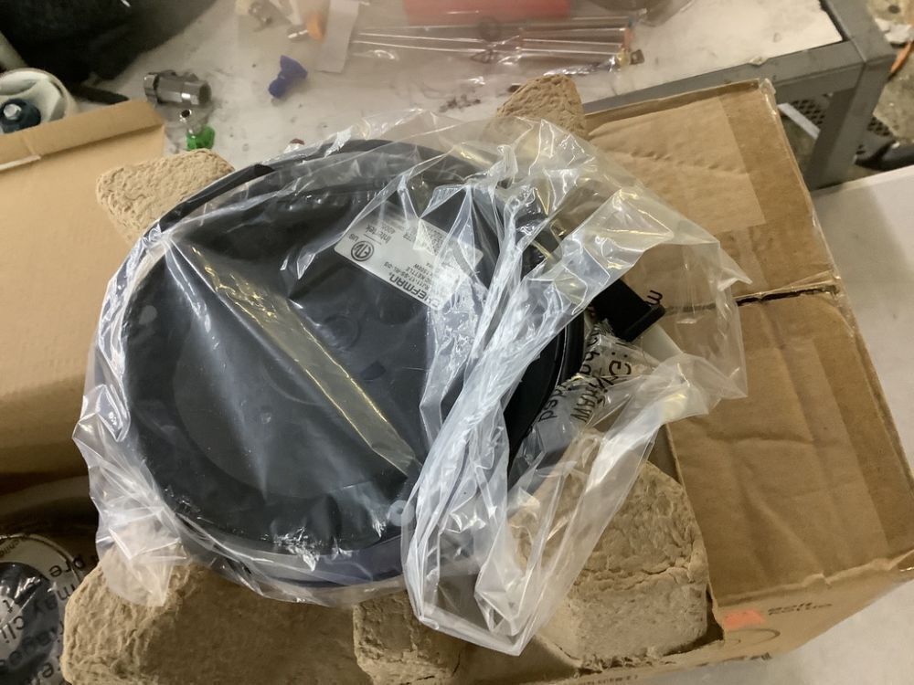 Chefman 1.7 Liter Stainless Steel Electric Tea Kettle with Automatic Shutoff - Image 4 - Lot 767JF