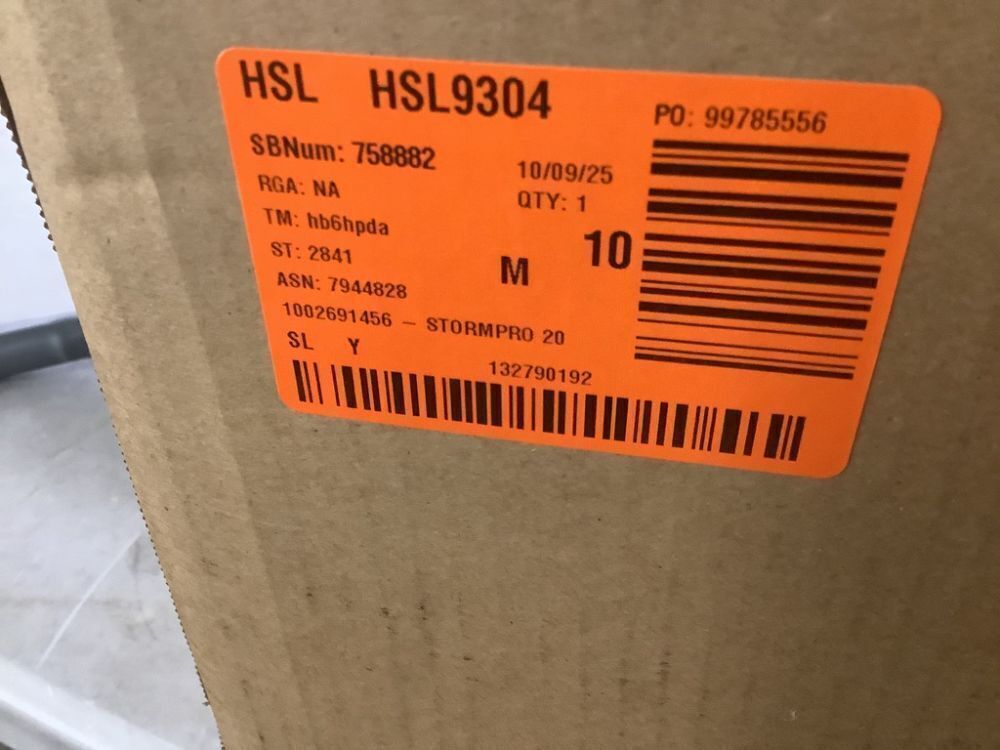 Classic Accessories StormPro 20 - 22 ft. Charcoal Grey Deck Boat Cover - Image 6 - Lot 770JF