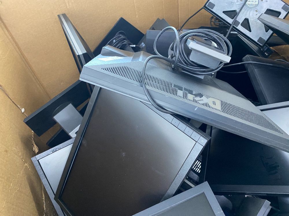 Pallet of Computer Monitors - Uninspected, For Parts or Repair - Image 2 - Lot 785