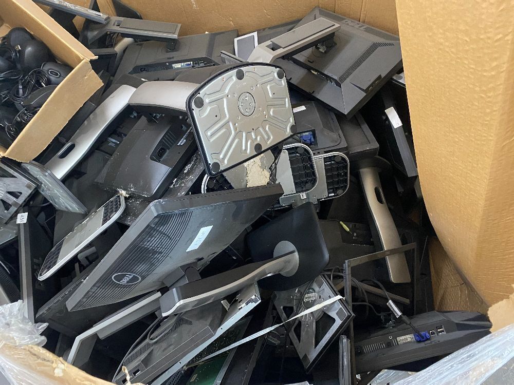Pallet of Computer Monitors - Uninspected, For Parts or Repair - Image 3 - Lot 791