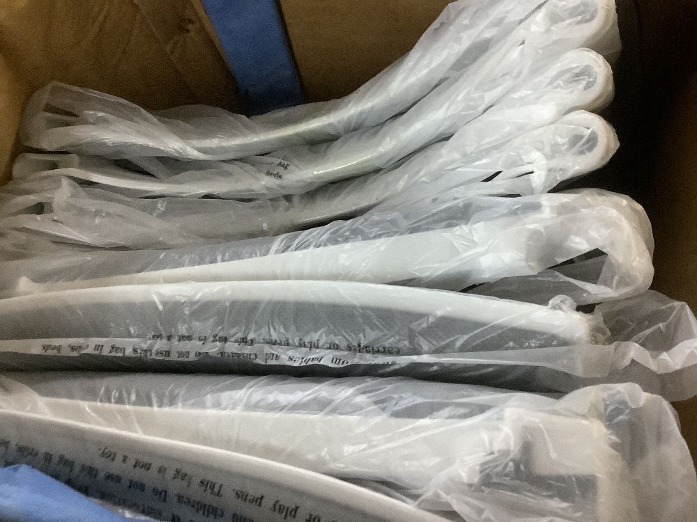 VINGLI Stackable Office Chairs with Metal Sled Base, Padded Seat & Back, 4 Pack - Image 4 - Lot 468