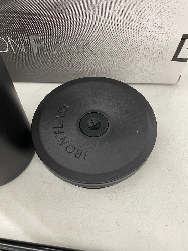 IRON FLASK Classic Tumbler 2.0 32oz with 2 Lids - Image 4 - Lot 513