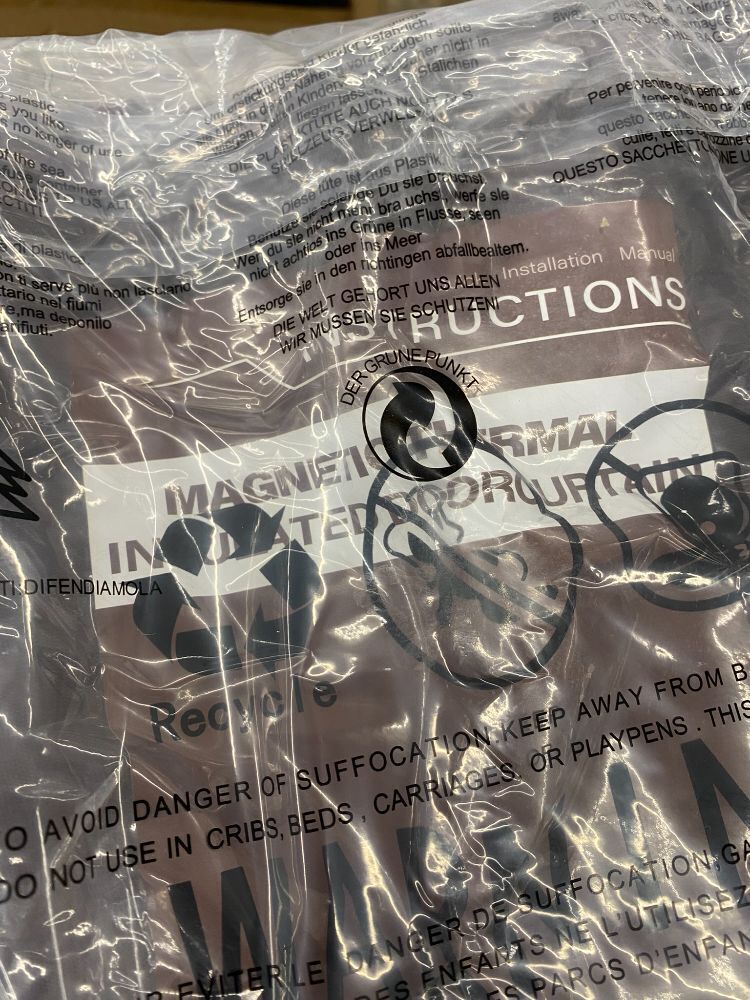 Lot of (3) Magnetic Thermal Inuslated Door Curtain - Image 4 - Lot 523