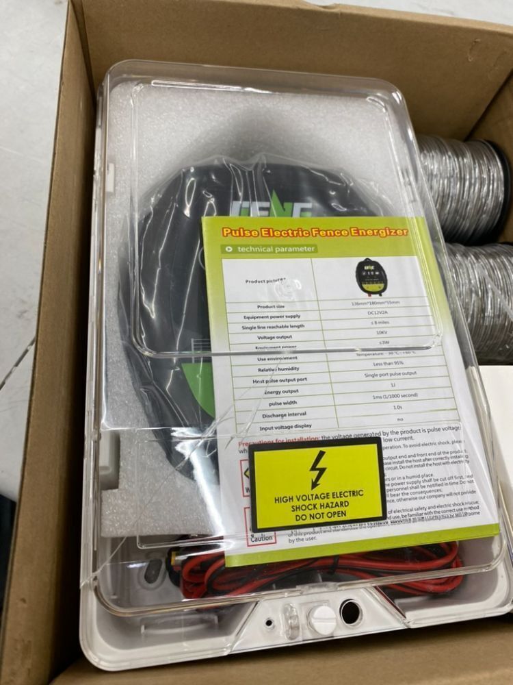 Lifence AC&DC 2 in 1 Powered Supply 8 Mile Electric Fence Energizer - Crack in Plastic Box - Image 3 - Lot 719