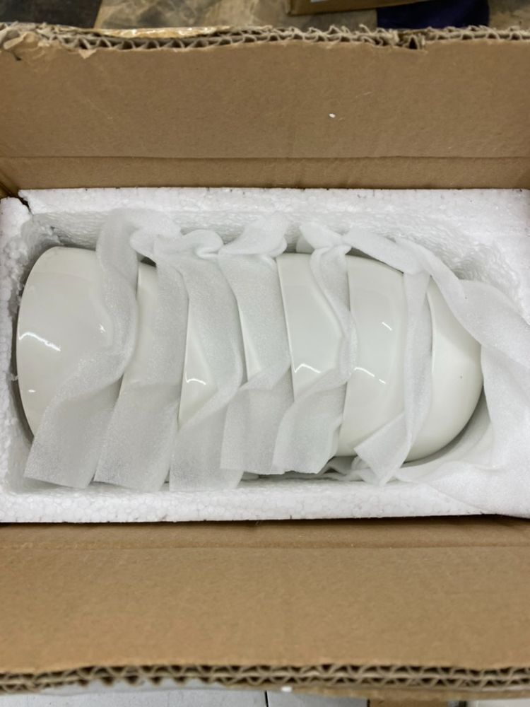 Lot of MalaCasa Porcelain Soup Bowls 4pc, MalaCasa Porcelain Salad Bowls, 8 pc & Ceramic Spoon Rest, 4 pc - Image 3 - Lot 720