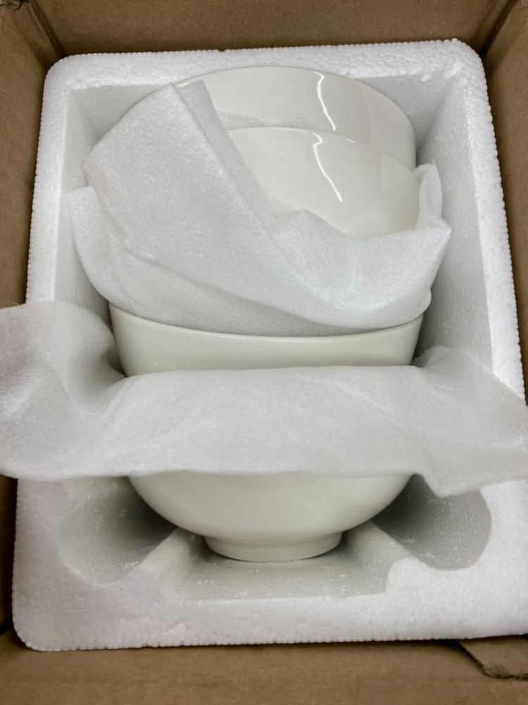 Lot of MalaCasa Porcelain Soup Bowls 4pc, MalaCasa Porcelain Salad Bowls, 8 pc & Ceramic Spoon Rest, 4 pc - Image 5 - Lot 720