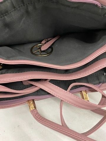 Lot of (3) Handbags & (1) Toiletries Bag - Image 15 - Lot 722