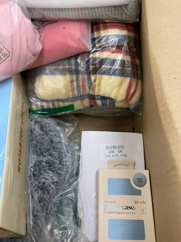 Coffin Box of Pillows, Bedding & Misc Household Linens - Uninspected - Image 6 - Lot 426