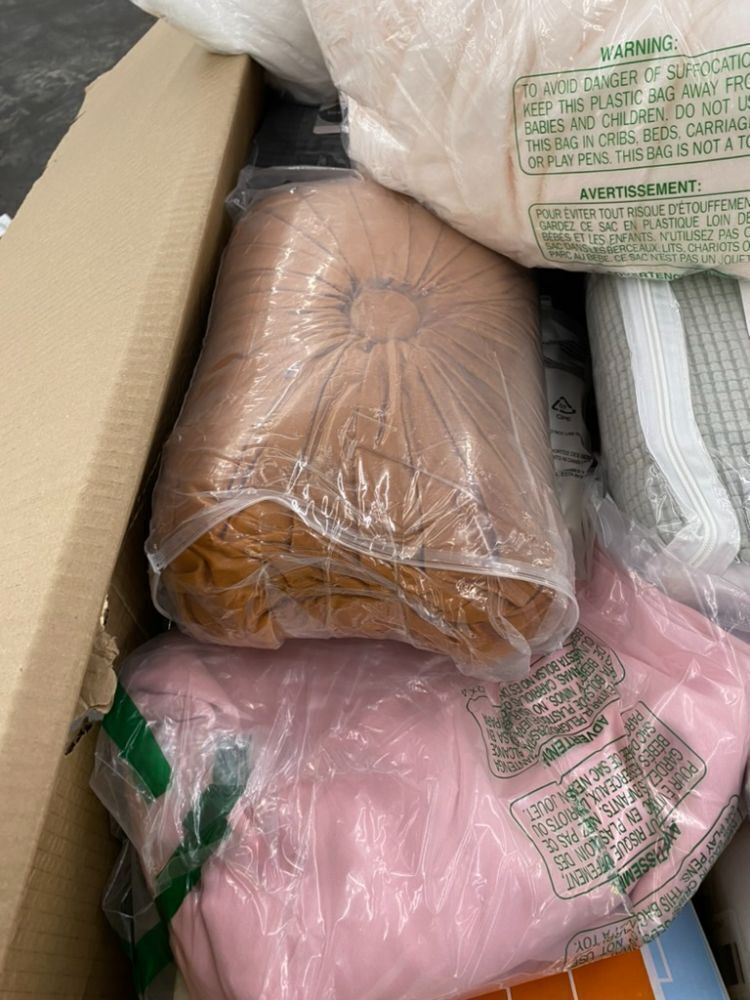 Coffin Box of Pillows, Bedding & Misc Household Linens - Uninspected - Image 8 - Lot 426