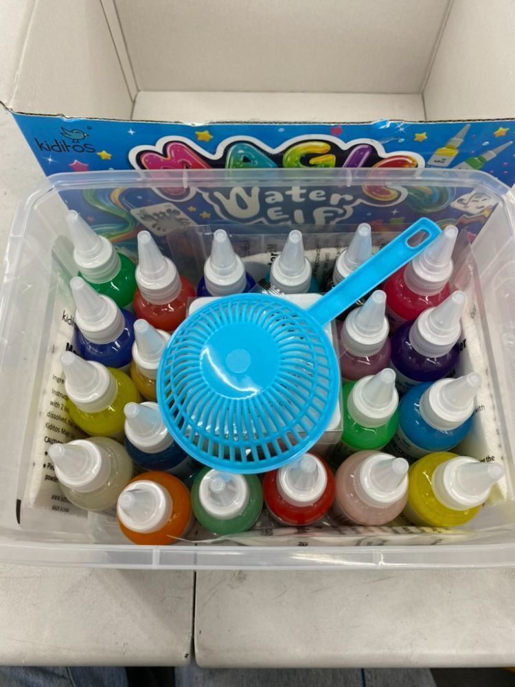 Kiditos Magic Water Elf Toy Kit, Squishies for Kids, 20 Gels & 10 Molds - Image 4 - Lot 429