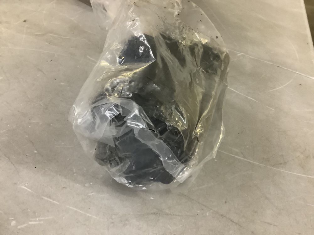 Char-Lynn 101-1001-009 Motor Eaton 101-1001 Hydraulic Motor 1 Inch Straight 879RPM 81N*M - Image 3 - Lot 460