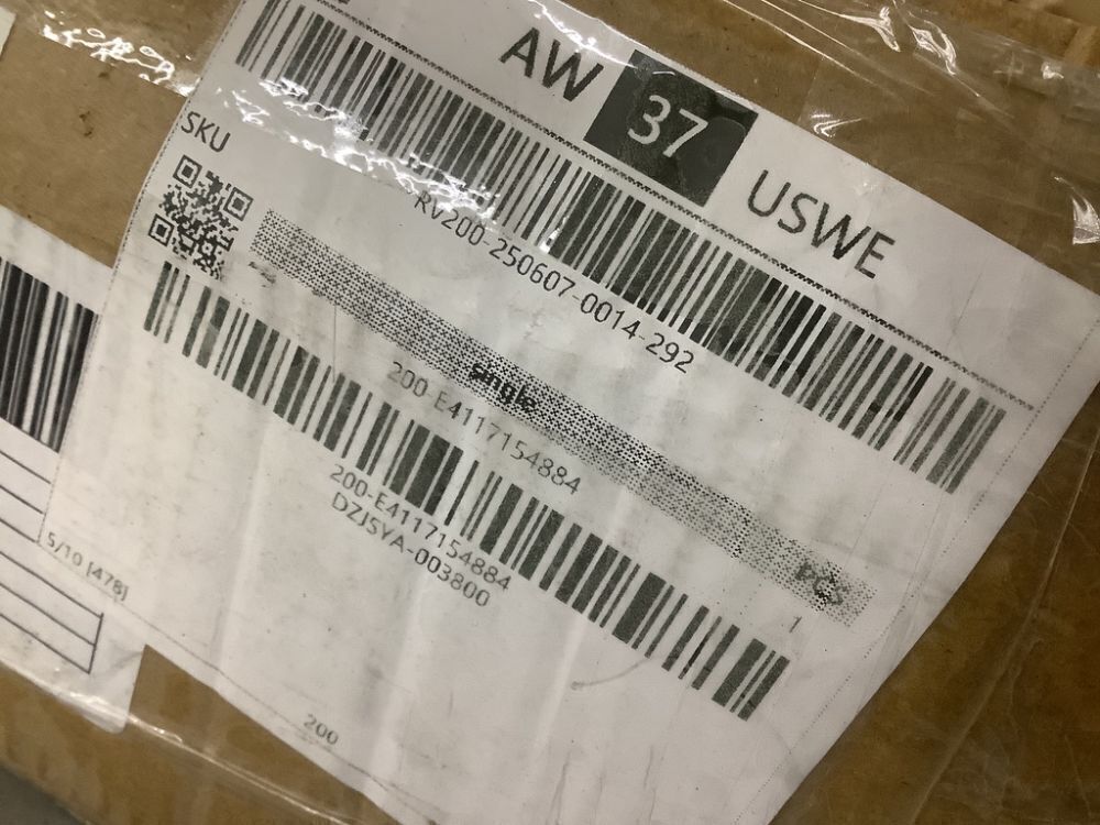 Acrylic Console Table - Image 4 - Lot 552