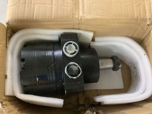 Hydraulic Wheel Motor for John Deere 737 757 777 797 7200 7400 8500 - Bent Cap - Lot 659