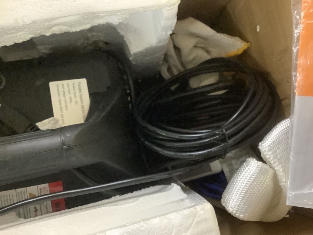 1,100 lbs Electric Winch with 2 Wireless Remote Control & Cable Remote Control - Image 3 - Lot 81