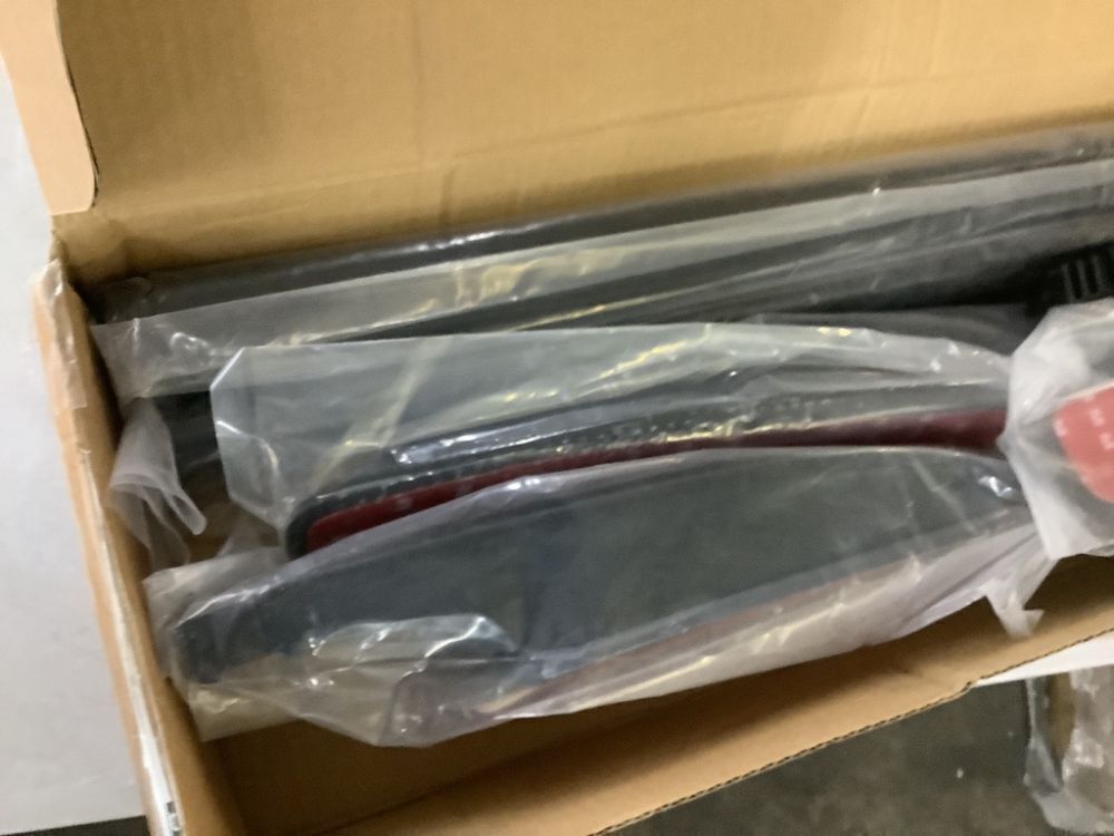 Roof Rack Side Bars for 2018-2024 Chevrolet Equinox - Image 3 - Lot 628