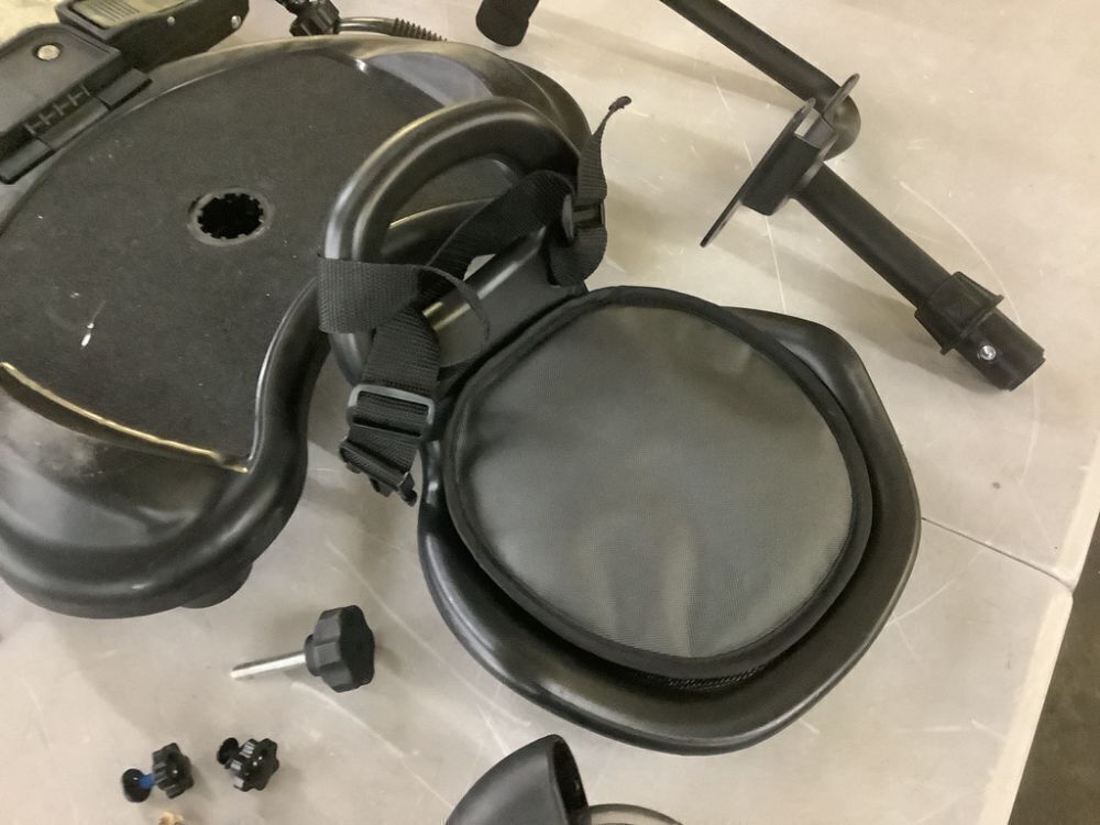 Universal 2-in-1 Stroller Board with Detachable Seat - Image 3 - Lot 630