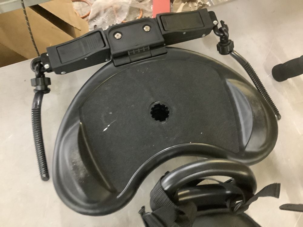 Universal 2-in-1 Stroller Board with Detachable Seat - Image 4 - Lot 630