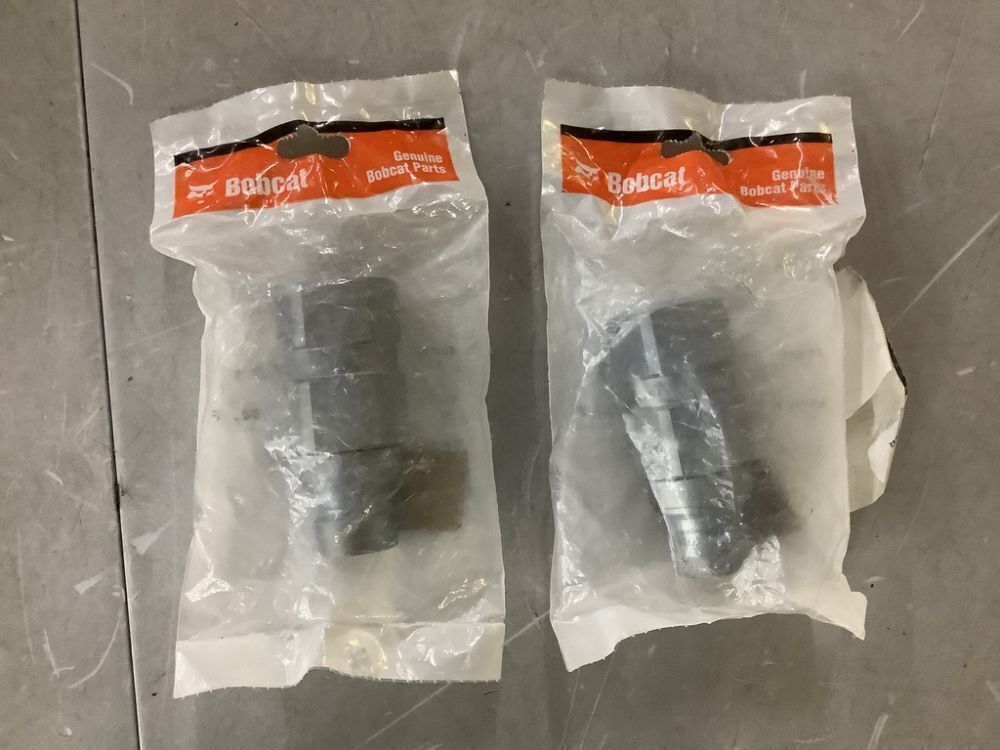 Lot of (2) Bobcat 7246791 Replacement Hydraulic Male Flat Face Quick Coupler - Image 2 - Lot 725