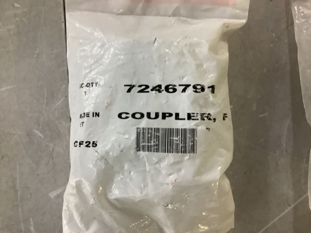 Lot of (2) Bobcat 7246791 Replacement Hydraulic Male Flat Face Quick Coupler - Image 5 - Lot 725