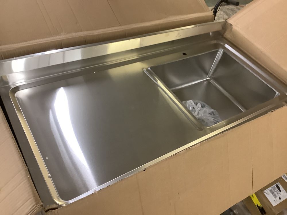 Free Standing 1 Compartment Stainless Steel Utility Sink with Faucet & Drainboard, 47.24" x 23.62" x 34.63" - Image 4 - Lot 58
