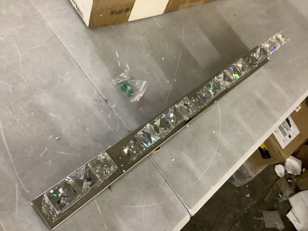 Crystal Vanity Light Fixture - Image 3 - Lot 617