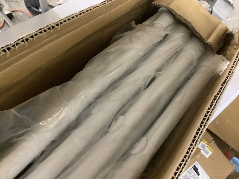 VINGLI Plastic Folding Chairs, 4 Pack - Image 3 - Lot 117