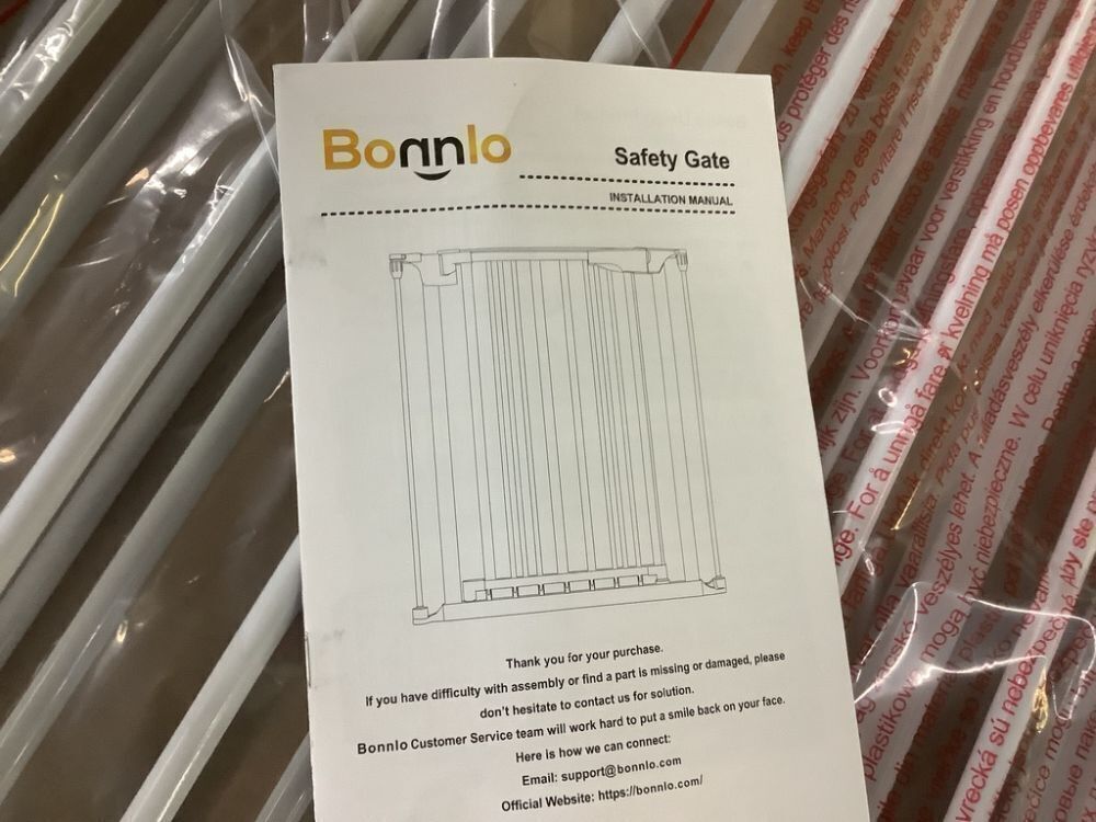 Bonnlo Baby Safety Gate - Image 2 - Lot 612