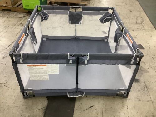 Baby Playpen - Lot 527JF