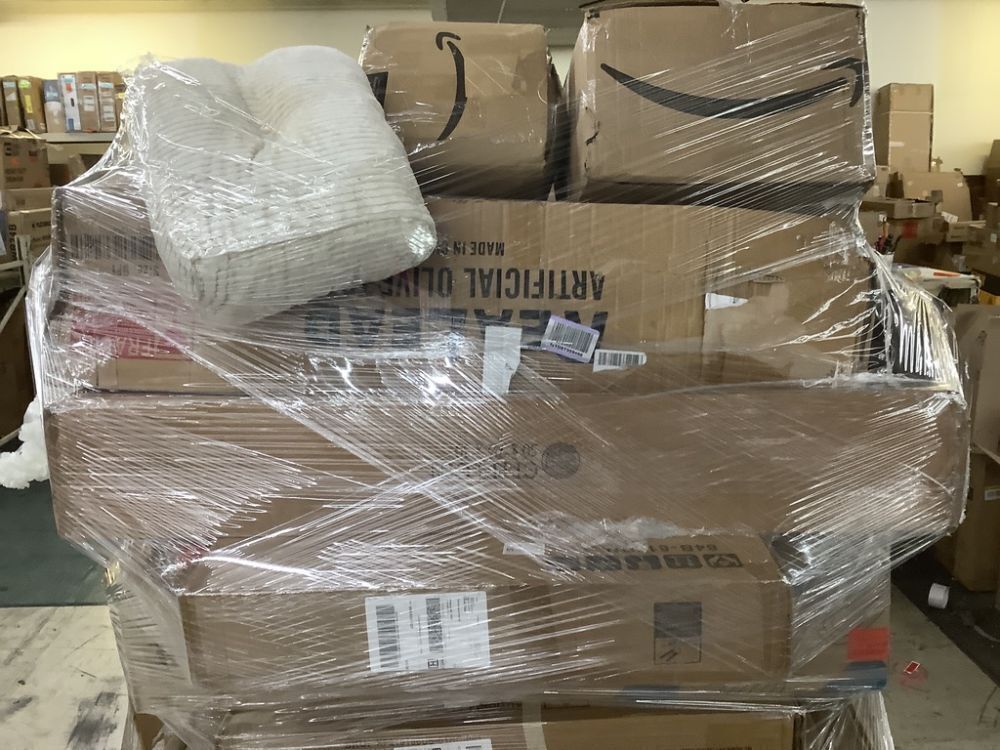 Salvage Pallet. Items Will Be Damaged and Incomplete. - Image 3 - Lot 529JF