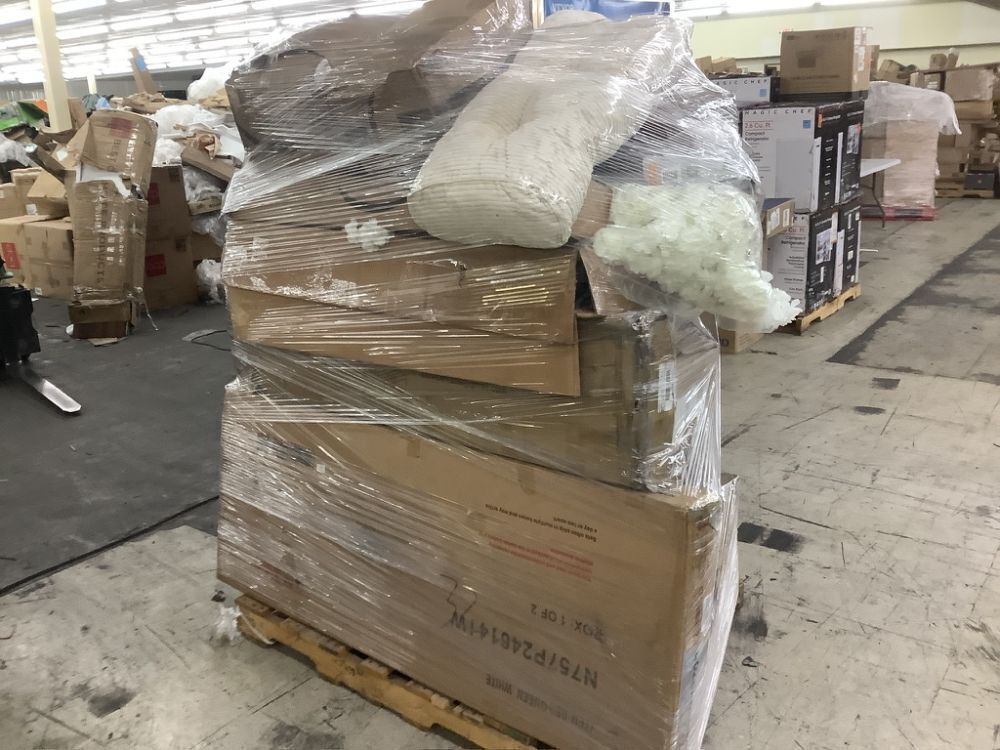 Salvage Pallet. Items Will Be Damaged and Incomplete. - Image 4 - Lot 529JF