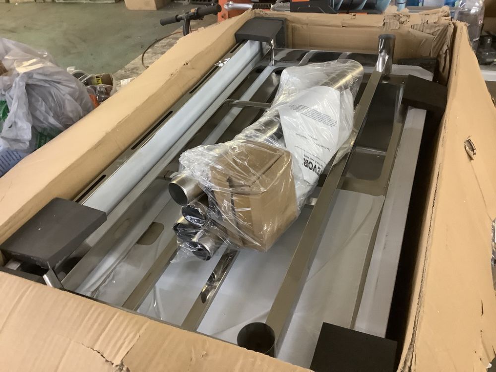 VEVOR Stainless Steel Free Standing Single Bowl Commercial Kitchen Sink, 39.4 x 19.1 x 37.4 in - Image 3 - Lot 68JF