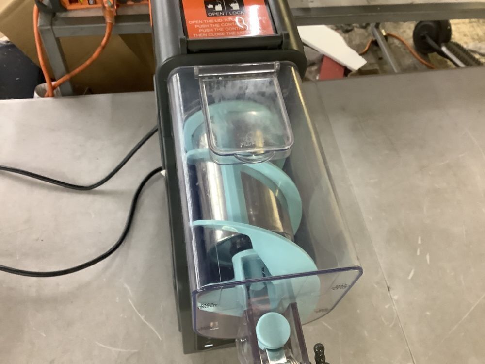 Slushie Machine - For Repair, Powers Up & Gets Cold then Stops Turning & Lights Flash - Image 3 - Lot 418JF