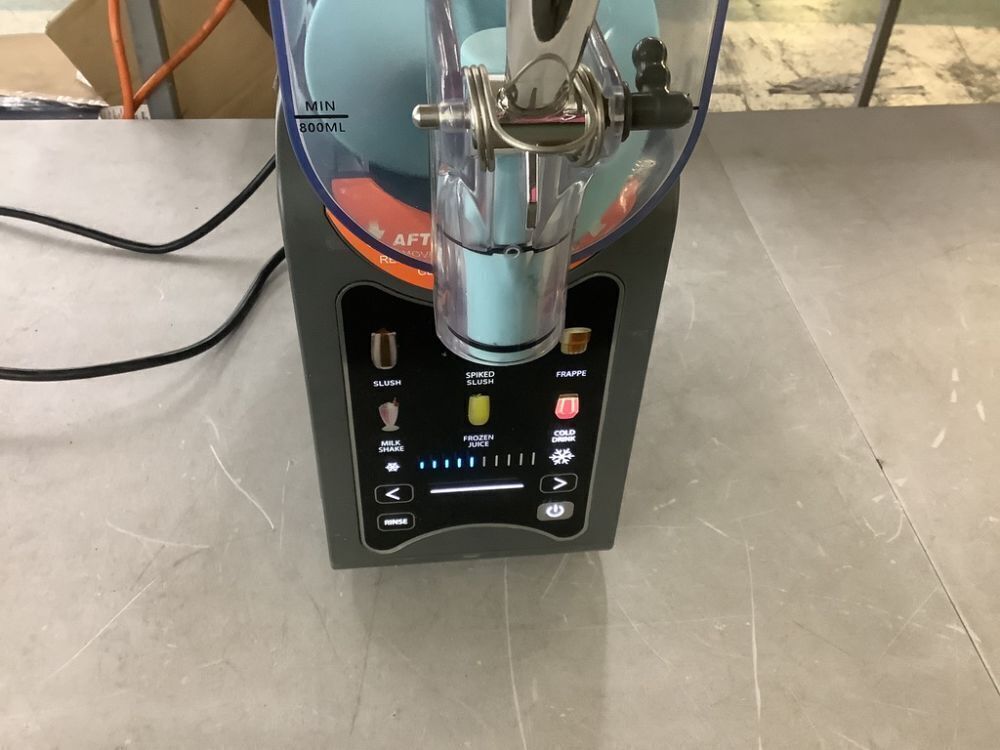 Slushie Machine - For Repair, Powers Up & Gets Cold then Stops Turning & Lights Flash - Image 4 - Lot 418JF