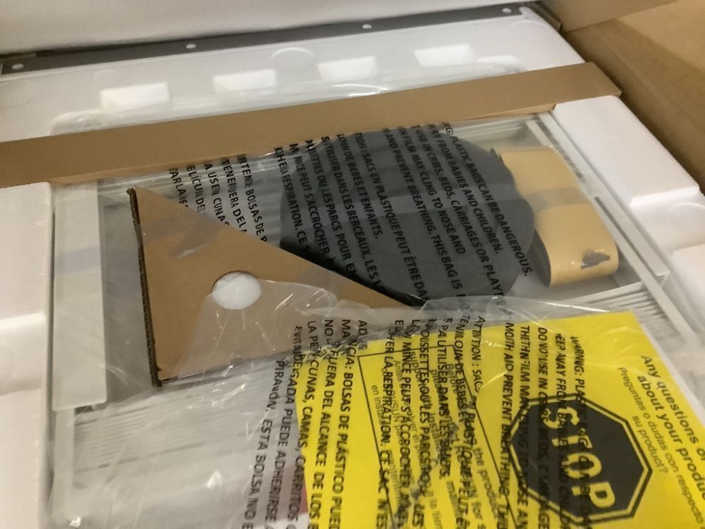 ROVSUN 8,000 BTU 115V Window Air Conditioner with Heat & Wifi/APP & Install Kit - Image 5 - Lot 64