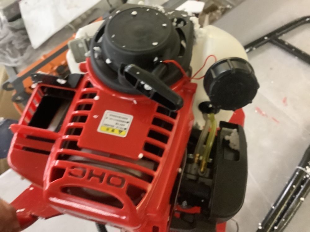 4 Stroke Gas Wet Concrete Vibratory Screed - Image 5 - Lot 128