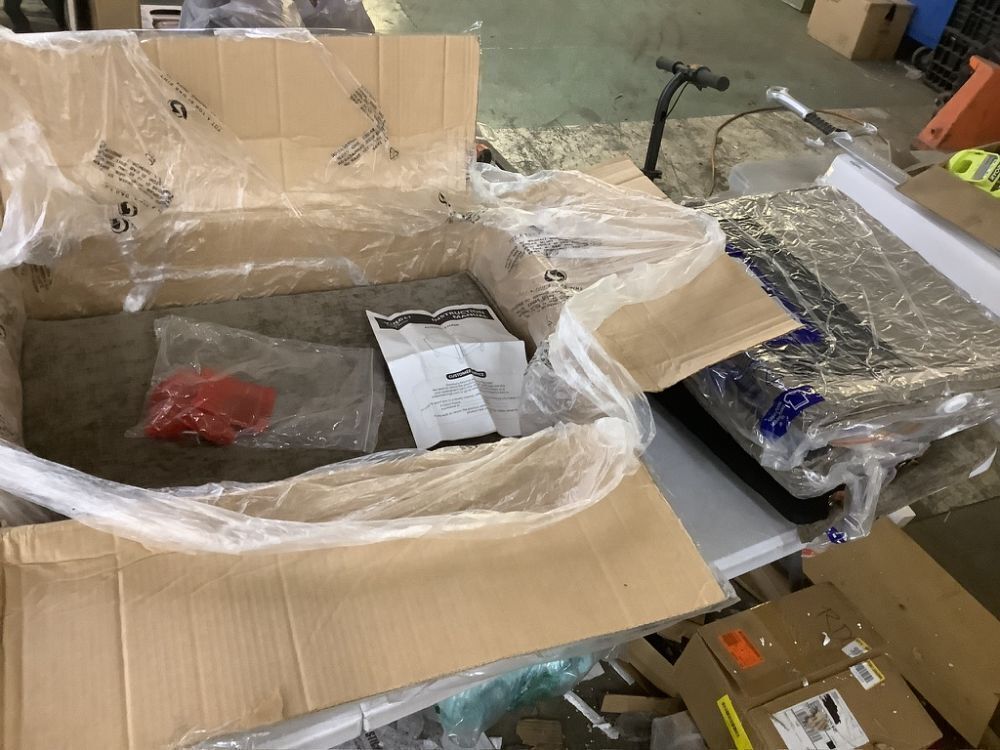 VINGLI AC117 30" Chenille Modern Oversized Upholstered Accent Chair - Image 2 - Lot 63