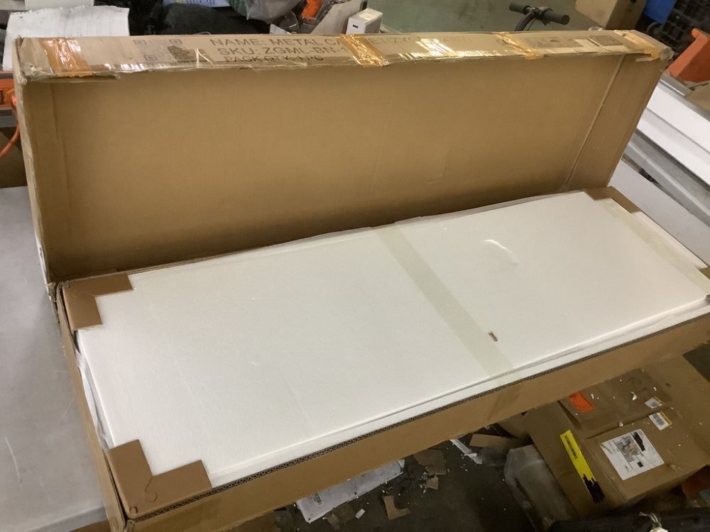 White Metal Single Door Storage Locker - Image 2 - Lot 218