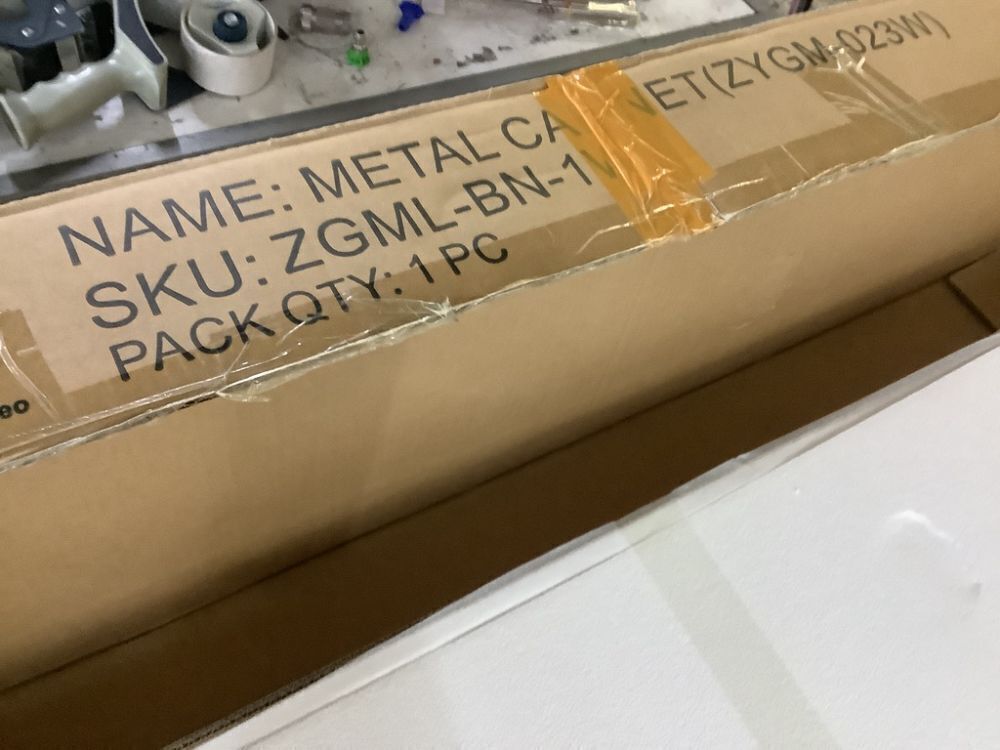 White Metal Single Door Storage Locker - Image 3 - Lot 218