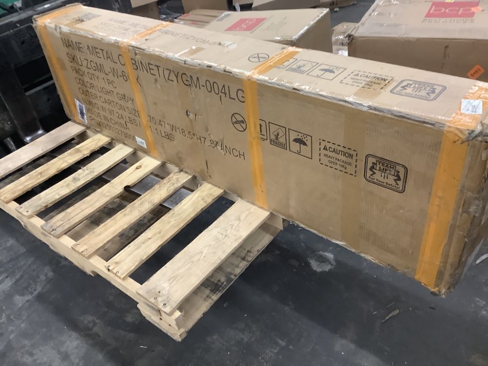 Metal Storage Lockers with 6 Doors, Light Grey - Image 2 - Lot 61