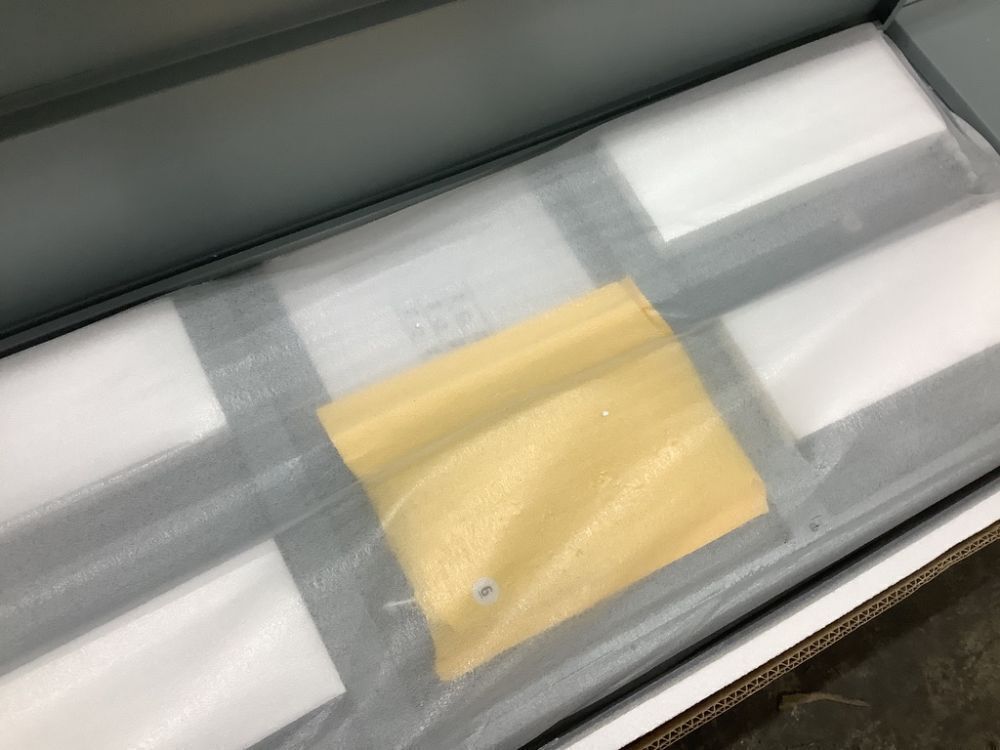 Metal Storage Lockers with 6 Doors, Light Grey - Image 5 - Lot 61