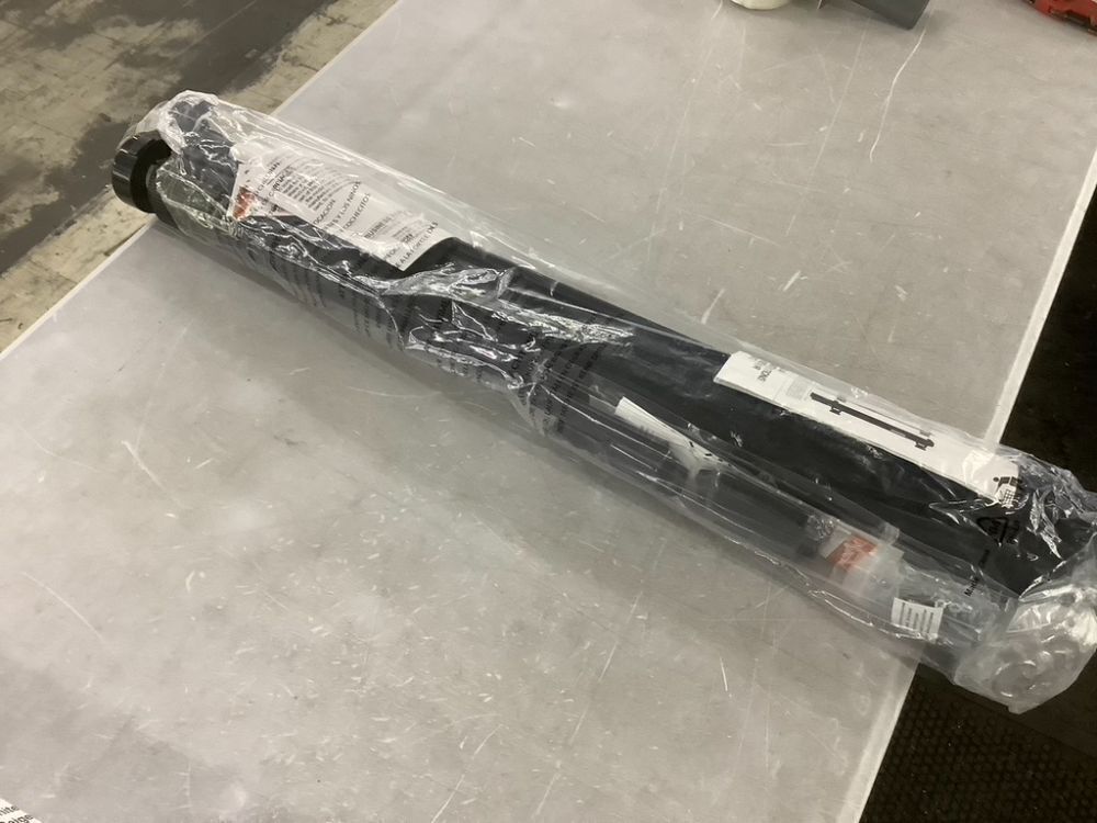 Retractable Baby Gate - Image 4 - Lot 272