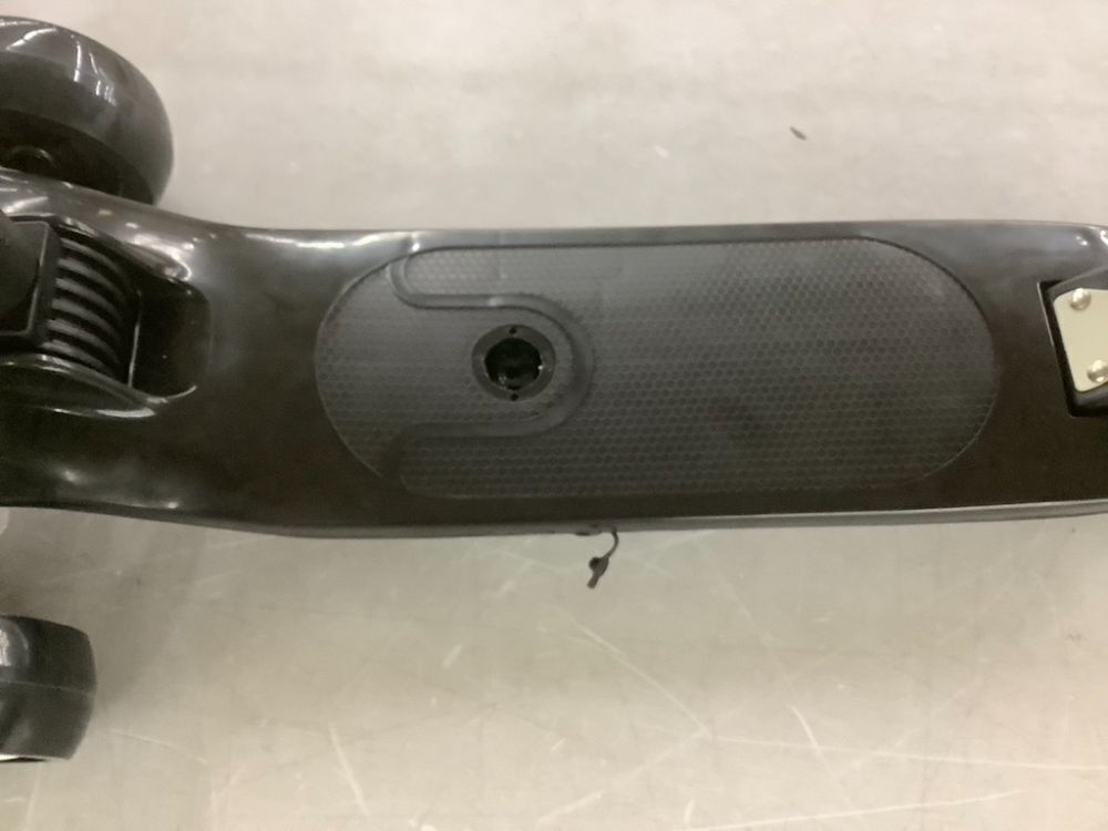 Kids Electric Scooter - Image 4 - Lot 279