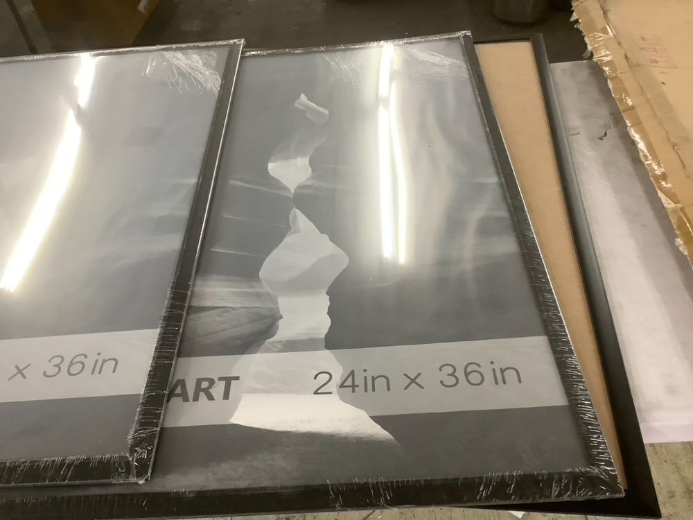 HEART ART 24 x 36 Poster Frame, 4 Pack - Image 5 - Lot 476