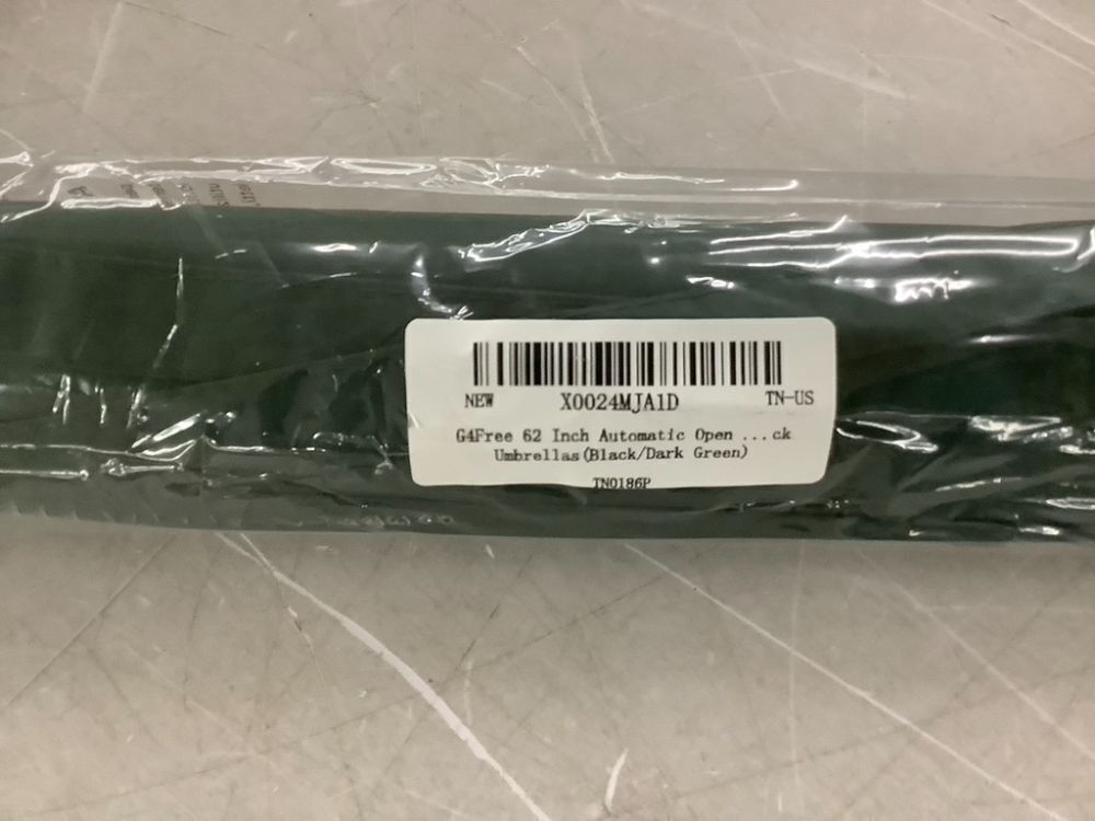 G4Free 62" Automatic Open Golf Umbrella - Image 4 - Lot 779