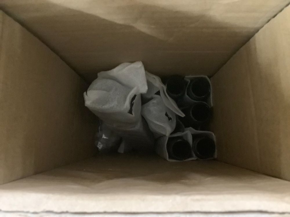 Industrial Pipe Clothes Rack Wall Mounted - Image 3 - Lot 374