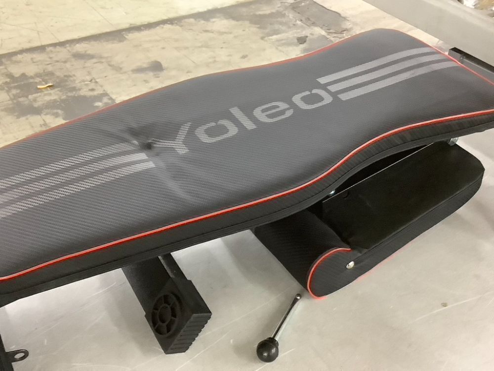 Yoleo Adjustable Weight Bench - Image 4 - Lot 679