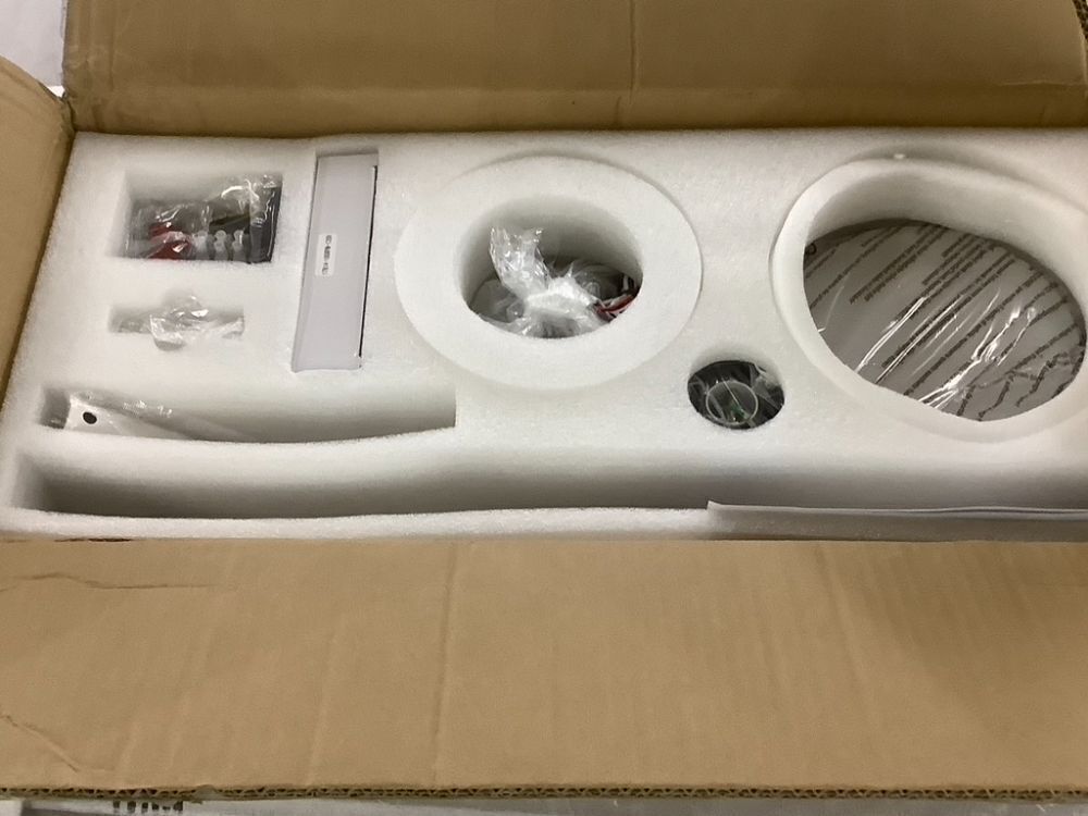 52" Ceiling Fan with Light - Image 3 - Lot 376