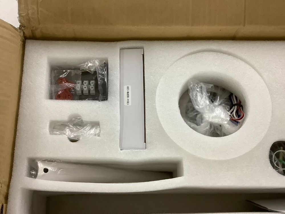 52" Ceiling Fan with Light - Image 4 - Lot 376